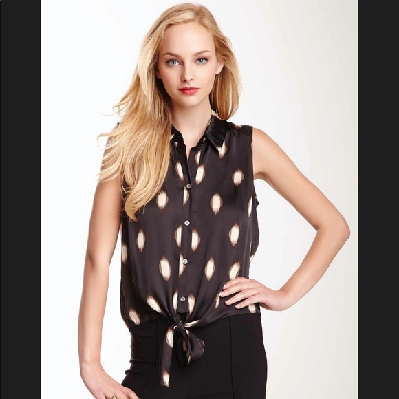 Vince Camuto Tops - NWT Vince Camuto Printed Tie Waist Blouse